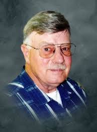 Liz Moulder's Instagram, Twitter & Facebook