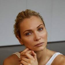 Jomfruer fra rummet (2023)