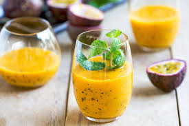 1 banana matura 1 mela 1 kiwi zucchero (se serve) latte ghiaccio (facoltativo). Come Fare Un Frullato Senza Latte Guide Di Cucina