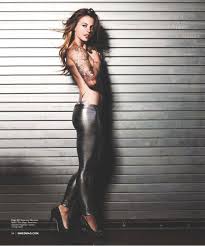 She was recruited after an audition and her times are nearly equal to some of the best pit crew members in racing. Total Sports Babes Nascar S First Female Pit Crew Member Christmas Abbott Total Sports Blog