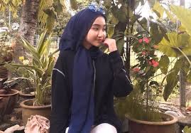 Di kamar, d & l mengganti pakaiannya dengan piyama tidur yang nyaman dan santai dipakainya. Selamat Pengantin Baru Edit Kad Kahwin Sendiri Konon Nak Prank Kawan Kawan Tapi Si Gadis Yang Dapat Kejutan Bagus Juga Idea Tu Sebenarnya Viral Mstar