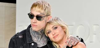 Hipster mullets looks cool and stylish also. Miley Cyrus Flashes Cleavage And Rocks Her Mullet At Tom Ford Show Where She S Joined By Her Brother Trace