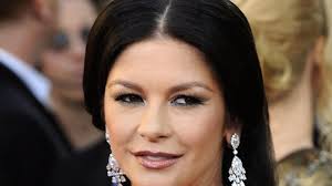 Maybe you would like to learn more about one of these? Nervenklinik Als Catherine Zeta Jones Perfekte Maske Fiel Welt