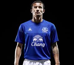 The current sponser of the everton kits is chang beer. Everton Launches New Home Football Kit For 2010 11 Season World Soccer Talk