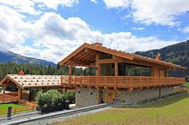 Neubau Chalets In Absoluter Ruhelage In Reith Bei Kitzbuhel In Kitzbuhel Kaufen Oder Mieten Luxusimmobilien Auf Bellevue De Baustil Haus Hauser Mit Pool