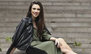 Arka sokaklar'da zeliş karakterini canlandıran yüsra geyik kimdir? Arka Sokaklar I Zelis I Yusra Geyik Ortaya Cikan Fotografiyla Olay Oldu