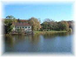 beautiful lakeside house auvergne