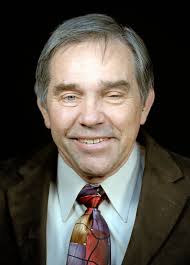 Long career in orthopedic surgery leads Azevedo into Hall of Fame