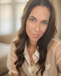 Abby Bright's Instagram, Twitter & Facebook