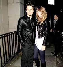 He was 32 years old, while she was 19. John Mayer Harry Styles Tumblr Taylor Swift Boyfriends John Mayer Taylor Swift Taylor Swift Pictures