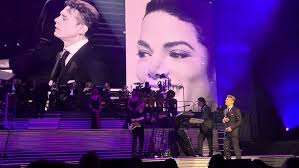 Luis Miguel Cantando “Smile” (Sonríe) ft. Michael Jackson
