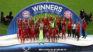 Der meisterschaftsdritte startet in der 3. Flick Mit Goldenem Wechsel Handchen Reaktionen Und Stimmen Zum Bayern Erfolg