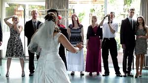 Der walzer ist einer der gefragtesten tänze für die hochzeit. Hochzeit Eroffnungstanz Wiener Walzer Franzi Und Dawid John Denver Annies Song Youtube