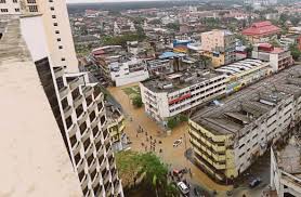 Alhamdulillah nampak macam air sungai dah surut sikit tu. Kb Mungkin Tenggelam Lagi