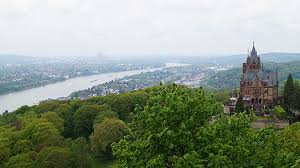 The drachenfels is a hill (321 metres (1,053 ft)) in the siebengebirge uplands between königswinter and bad honnef in germany. Schloss Drachenburg In Konigswinter Lohnt Sich Das Ausflugziel