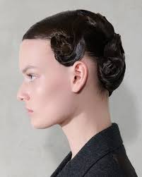 Prada Donna, i beauty look creati da Lynsey Alexander