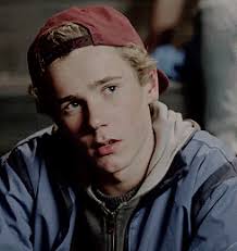 Season 4 starts today so i wanted to upload it before the new season starts. Gender Neutral Gif Series Skam 99 Isak Valtersen Wattpad