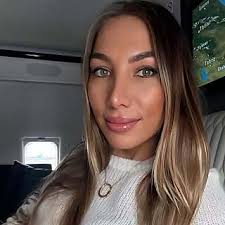 Top 100 Flight Attendant Influencers in 2026