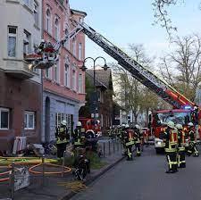 So lautet das motto aller feuerwehren und gibt damit sehr treffend die herausforderungen an eine moderne feuerwehr wieder. Feuerwehr Leverkusen Feuerwehr Lev Twitter