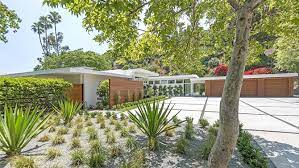 Cindy Crawford Buys Beverly Hills Home Variety