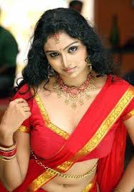 We provide best collection of hot indian saree girls photos to set it on wallpapers. South Indian Actress Hot Cleavage Photos