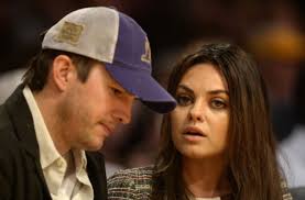 Ashton kutcher revealed his brother's disorder in a 2003 interview. Mila Kunis Und Ashton Kutcher Paar Verliebt Sich Auch Vor Der Kamera Panorama Stuttgarter Zeitung