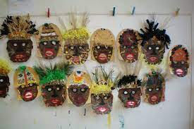 Le masque heaume qui est creux et qui couvre entièrement la tête de celui qui le porte (ou celle qui le. Epingle Sur Z Ecole Afrique