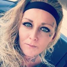 Melissa Squire's Instagram, Twitter & Facebook