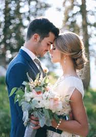 Nice 100 Inspirations Outdoor Wedding Photography Will You Look Gorgeous Wedding Picture Poses Outdoor Wedding Photography Wedding Photos Poses