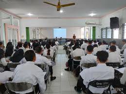 Untuk mendapatkan bantuan, pelaku usaha mikro harus mendaftarkan atau mengajukan dirinya sebagai penerima bantuan ke kepala dinas koperasi usaha kecil menengah. Bkk Smk Ypi Al Falah Ujung Menteng Home Facebook