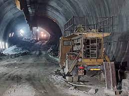 Uttarkashi Tunnel Collapse Drilling Work Starts By Technical Team In  Uttarkashi Tunnel Accident | Uttarkashi Tunnel Collapse: आज बाहर आ सकते हैं  सुरंग में फंसे सभी मजदूर, ड्रिलिंग का काम शुरू होने