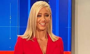 Maybe you would like to learn more about one of these? H Efh Alebizoy E3omologeitai Den H8ele Na Bgainoyn Sthn Kamera Dhmosiografoi Me Parapanisia Kila Magdasnews Gr