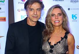 Carlos alberto riccelli was born on july 3, 1946 in são paulo, são paulo, brazil. Bruna Lombardi E Carlos Alberto Riccelli Lancam Filme Em Sp Ofuxico