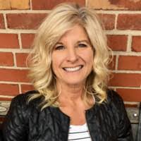 Jan Melton's Instagram, Twitter & Facebook