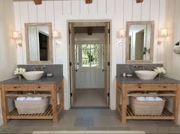 Jack And Jill Style Bathroom For Upstairs Kids Bath Two Sinks Separate Door For Toile Bathroom Farmhouse Style Beach Bathroom Decor Small Farmhouse Bathroom