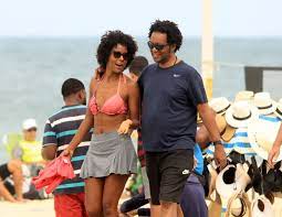 A jornalista maju coutinho resolveu caminhar pela orla da praia do leblon, neste sábado (25), com o marido agostinho paulo moura. Maju Coutinho Caminha Com Marido Por Orla Do Leblon Quem Quem News