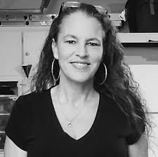 Just awake doing nothing 😪😐😐 One day I hope to sleep before midnight  because everyday I sleep the next day, like yesterday I slept today, am  today וויו sleep tomorrow.