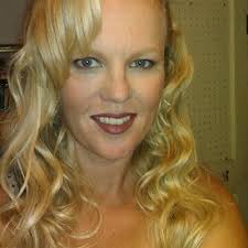 bethany holt (@harlybubbles)