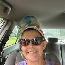 Anyone been to the ATT store in crown bay lately? How have the lines been?