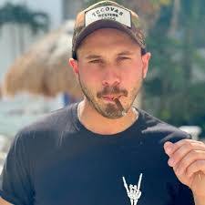 Angelo Graci's Instagram, Twitter & Facebook