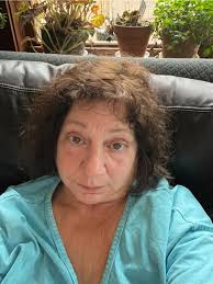 For most of the last 30 years, I have been unable to make a daisy chain.  I'm unsure if I've ever admitted this to anybody because it really is a  pretty dull