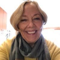 Ginger Lowe's Instagram, Twitter & Facebook