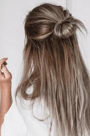 Half Bun In 2020 Medium Hair Styles Cute Hairstyles For Medium Hair Aesthetic Hair