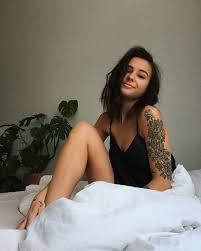 susannawurz tattoo tattoologist tattoologistofficial girl poses insta photo ideas selfie tips