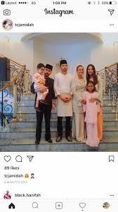 He is the son and heir apparent to the current sultan of selangor, sultan sharafuddin idris shah and a member of the selangor royal family. Juliana Evans Kini Isteri Tengku Shariffuddin Shah