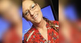 Kim Lawson's Instagram, Twitter & Facebook