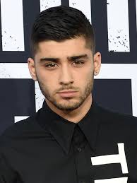 Almost had to clap up zane from 1 direction. Zayn Malik Changes Up His Hairstyle All Over Again With A Bleach Blonde Look Mirror Online