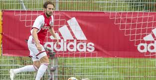 Geen wedstrijd vanwege de coronapandemie. Ajax Mag Weer Om Johan Cruijff Schaal Spelen Zwart Roze Shirtjes Tijd Geleden Voetbalprimeur Nl