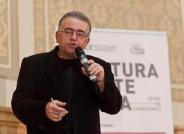 Omul care aduce cartea cu @barnanemethi și @diana_potra // comenzi în chat !carte !girlup. Dan C MihÄƒilescu Omul Care Aduce Cartea Online