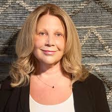 Saundra Casey's Instagram, Twitter & Facebook